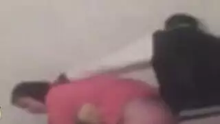 بيمسکها من شعرها وينيكها بعنف