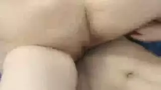 فحول ممتلئون ثملون يتبادلون جنس فموي مبلل وقبل عميقة