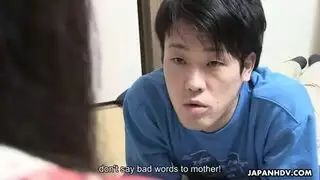 علاقة جماعية آسيوية صريحة مع ثلاث جميلات مثيرات