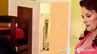 جلسة جنس جماعي بين الأعراق بإشراك قضيبين