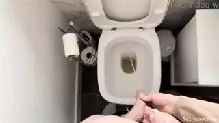 مي خليفه مترجم