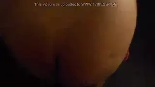 أم مثيرة ممتلئة في جوارب شبكية تمص قضيبًا ضخمًا وتتلقى حمولة سميكة