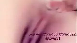 السعودي الوسيم ينطلق: جماع صعب في الصحراء