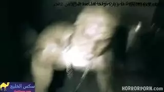 الوحش الشرير ينكح كس السجينة البرئة سكس رعب