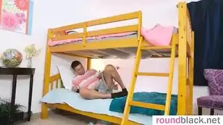 تحلم بأن يتم ممارسة الجنس معها، فأنا أحقق لها الحقيقة