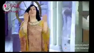 الفاتنة العربية تقدم رقصًا صريحًا بأردافها وأثدائها المثيرة