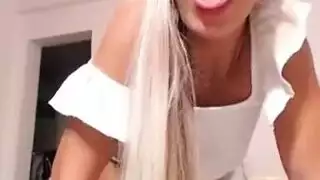 نشر تلك المؤخرة عبر الإنترنت في فعل صريح