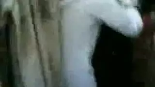 سعودي ينيك بنت باالسيارة ويسبها وتمص