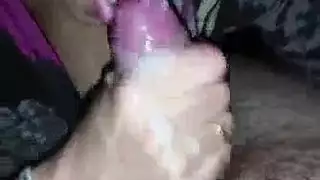 سحاقيات بشفرات ضخمة في ماراثون إباحية مع نزف سوائل