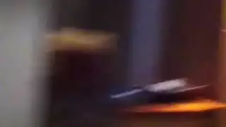 كارلي جيمس تأخذ قضيبًا ضخمًا في حلقها في فيديو بورن صارم