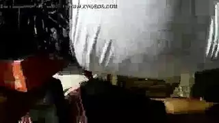 متلهفة لتلقي ضربات عميقة في هذا المشهد الإباحي