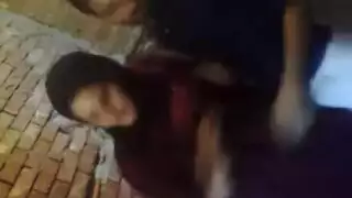 لاعب وعروسته القذرة في جنس إباحي حار