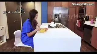 فانتازيا طبية إكس إكس إكس: أثداء الممرضة الضخمة والمريض الشهواني