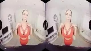 مراهقة مذهلة في محاكي نيك الواقع الافتراضي مص من منظور الشخص وجماع كلبي