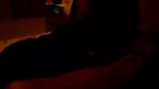 عاهرة لبنانية متحولة جنسياً تستقبل عدة قذفات