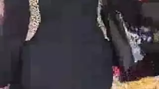 صديقات محجبات تبادل مداعبة الأعضاء التناسلية علناً