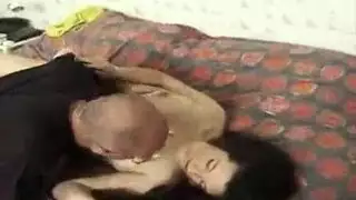 علاقة عمل سرية: كاميرا خفية تلتقط جلسة جنسها الجامحة في المكتب