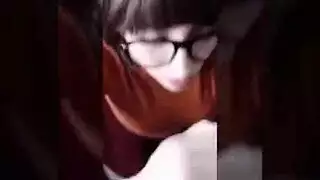 حركة فم العاهرة: ترضع على زبي وأنا أشاهد