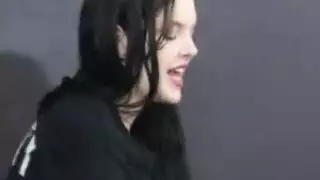 جنس سحاقي صريح: فتاتان تقبلان بشغف ويدلكن أعضائهن